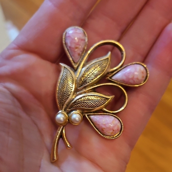 Vintage Gold Leaf Brooch with Pink Stones - Picture 3 of 4